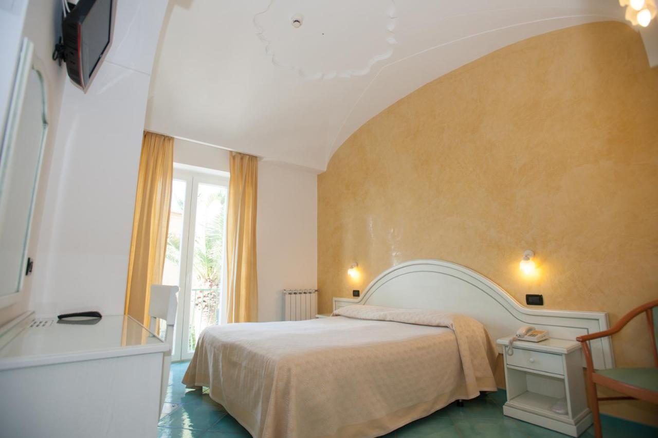 Hotel Villa Sirena - Thermae & Spa 이스키아 외부 사진